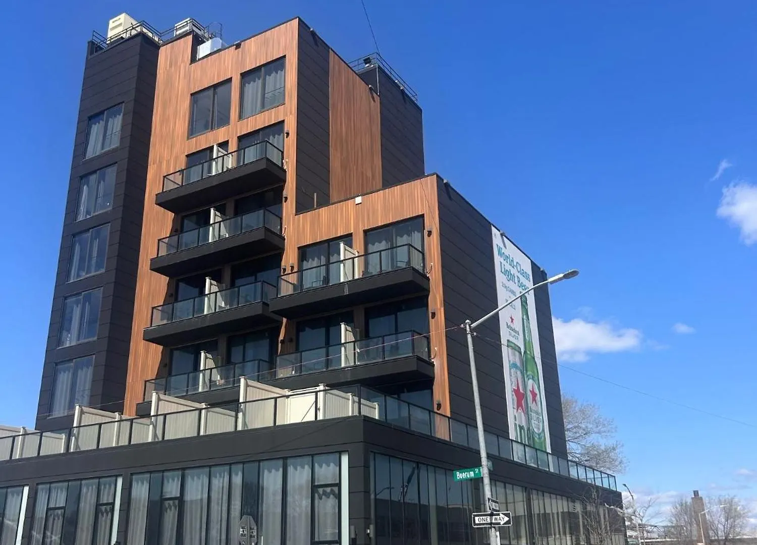 9 Business Hotels Near Washington Square Park That Deliver