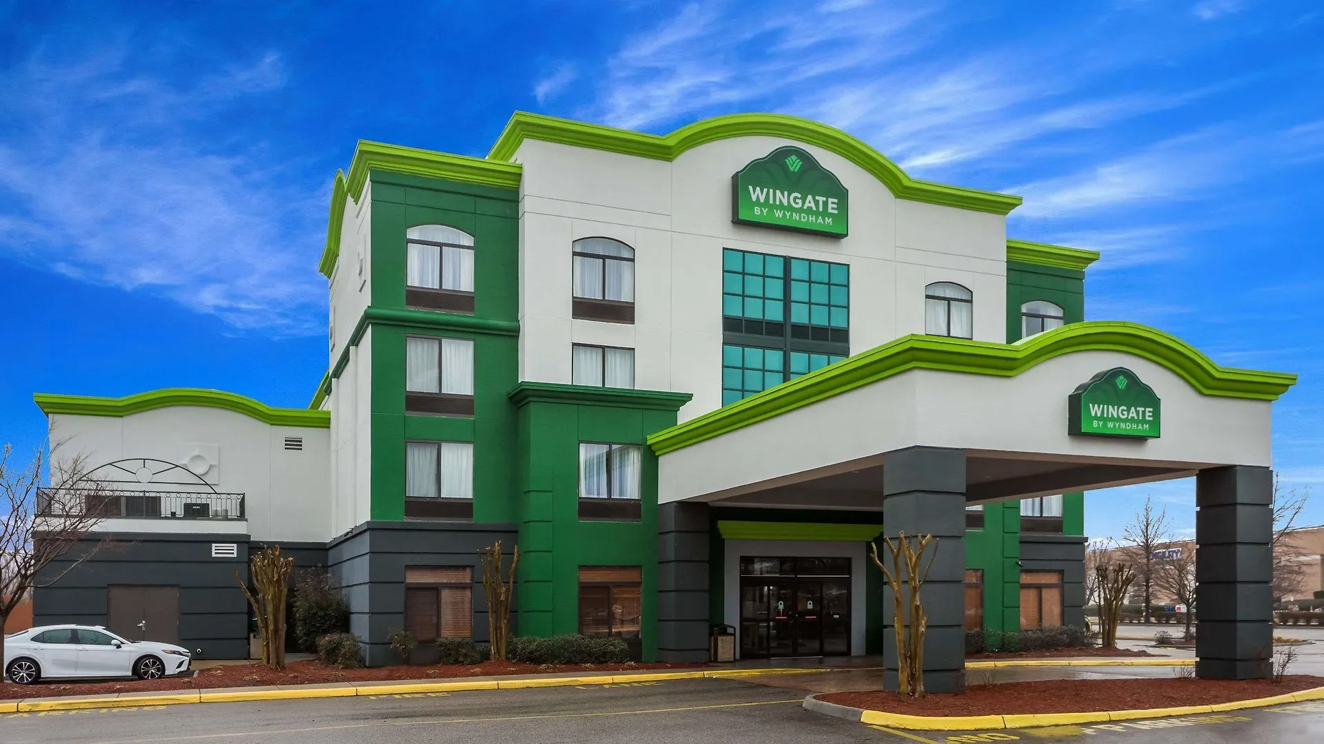9 Business Hotels Near Harbor Park Worth Booking in Norfolk