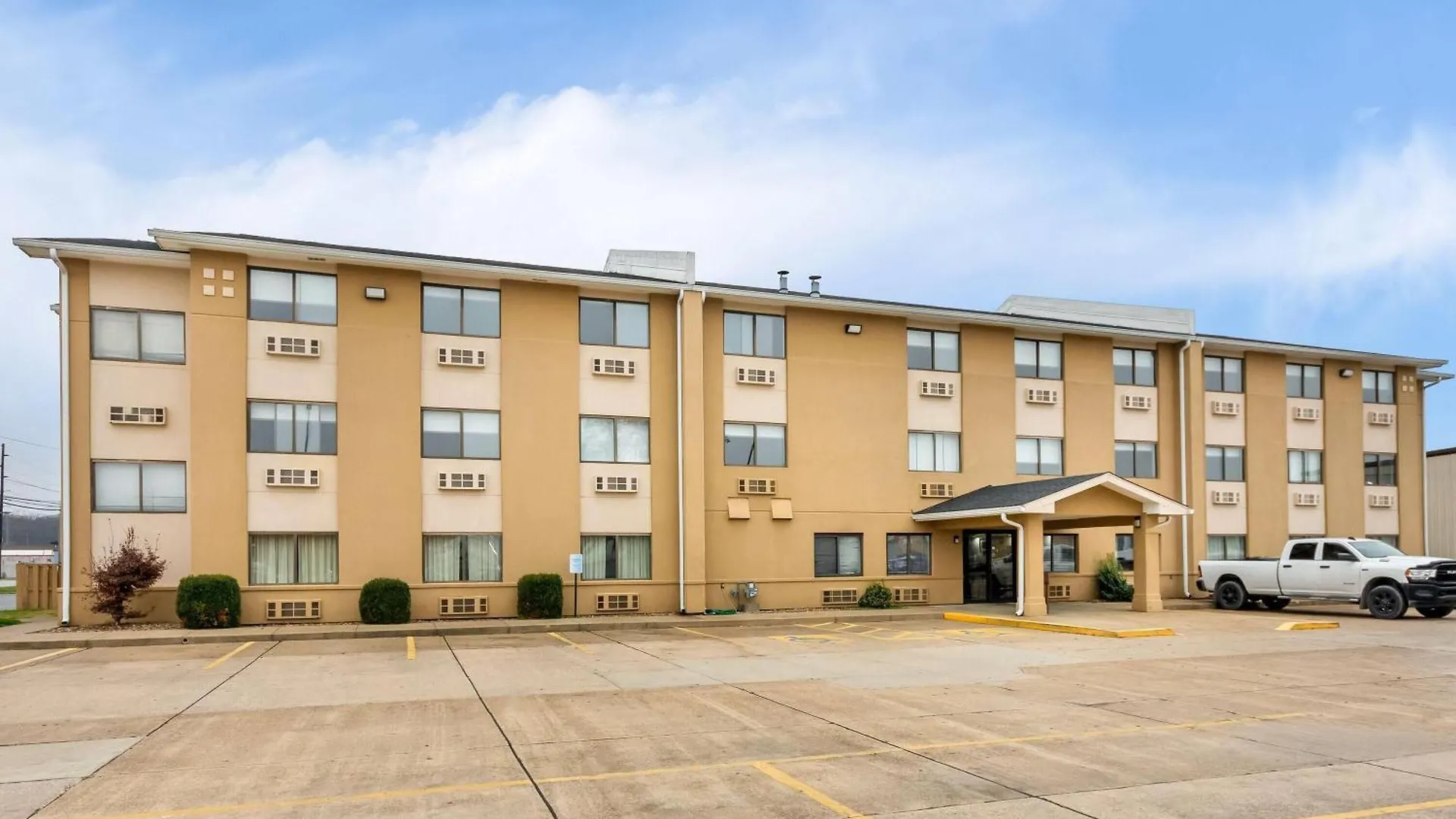 4 Hotels Near Mesker Park Zoo Evansville Worth Booking