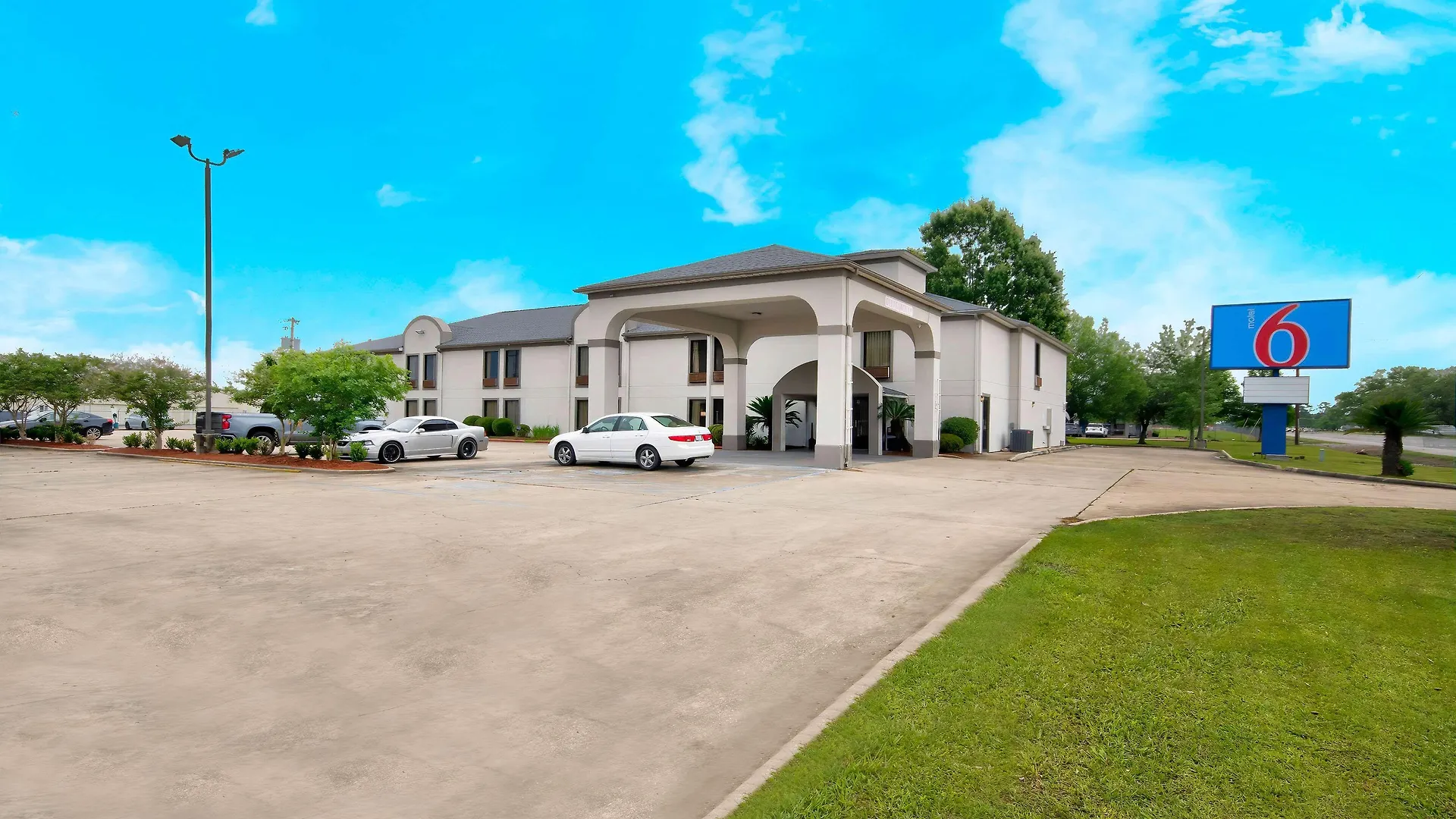 Staying In Louisiana: 4 Luxury Hotels Honestly Compared