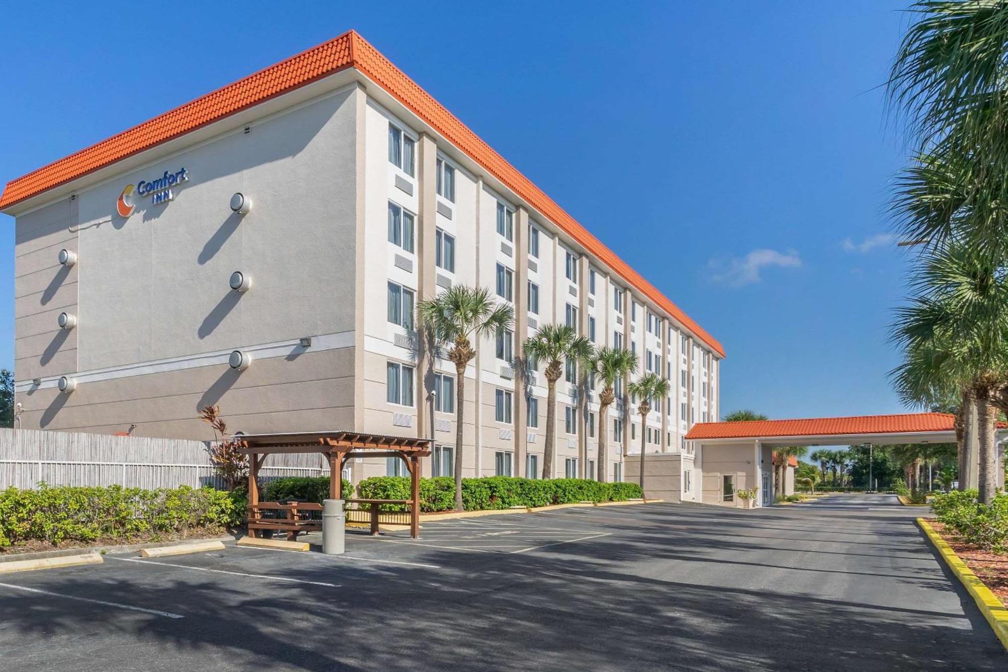 Where to Stay Near Crosswinds Shopping Center: 10 Budget Hotels