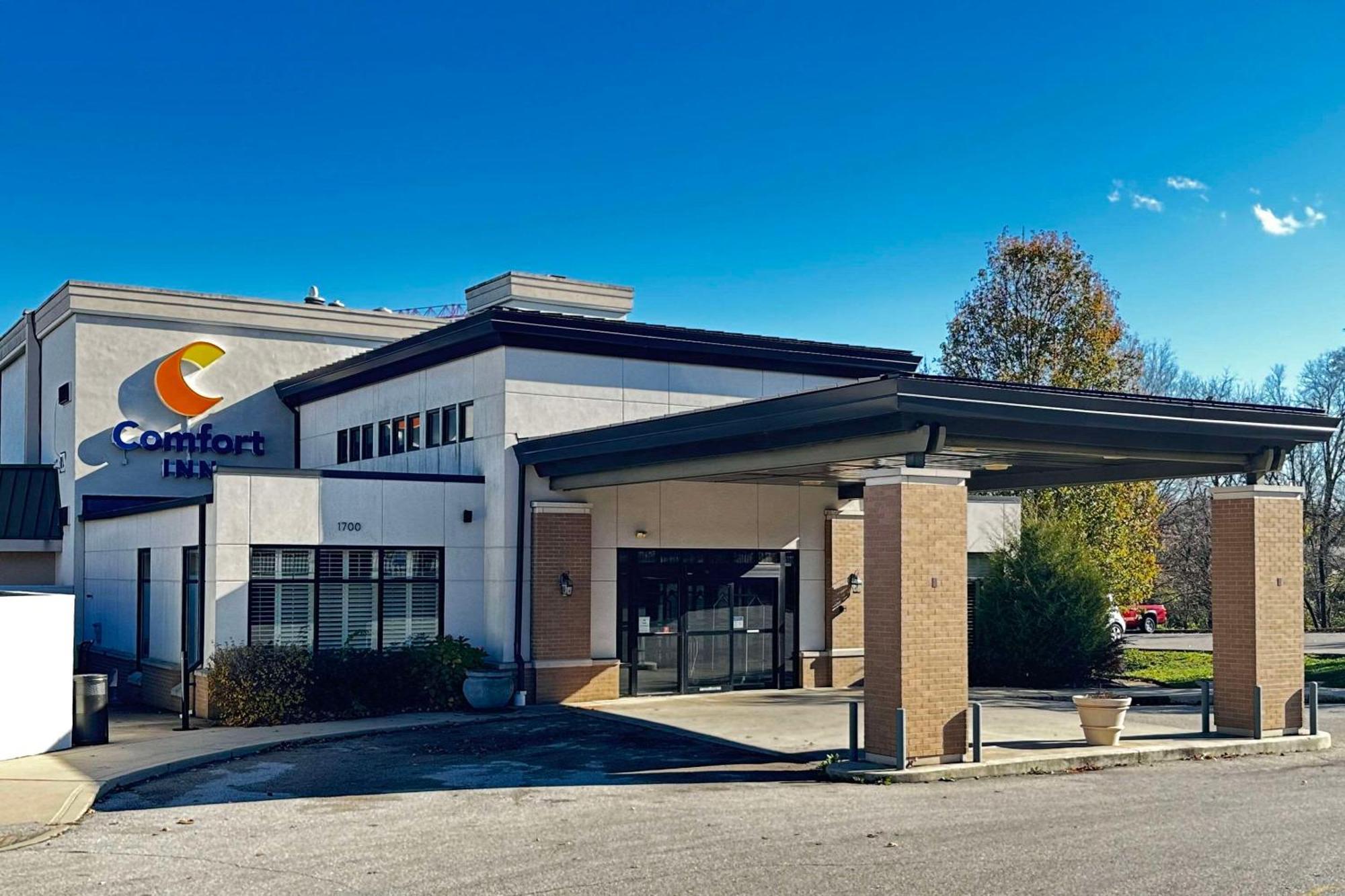 4 Smart Airport Hotels Near Wylie House Museum Worth Booking