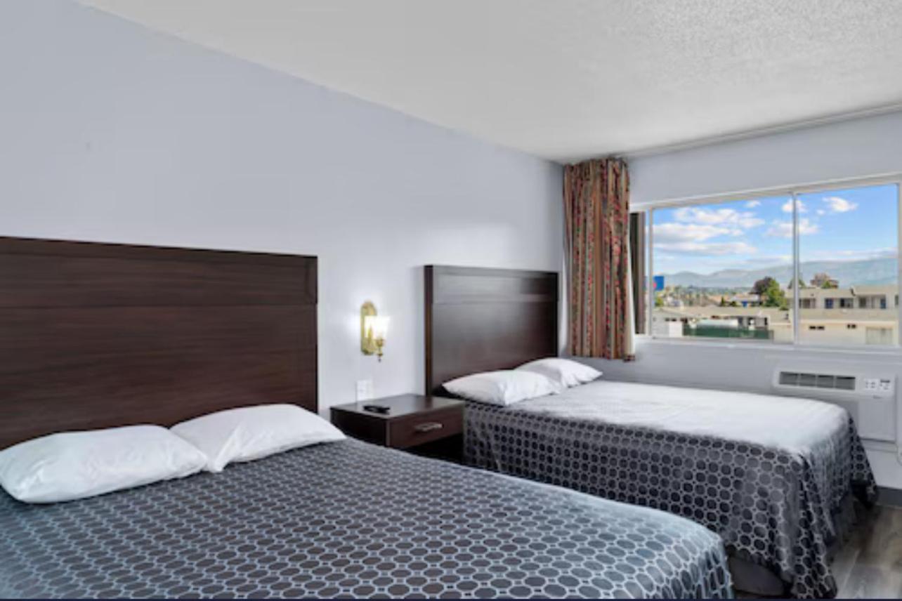 Staying Near Chelan Street Workshop: 6 Airport Hotels Compared